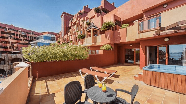 Holiday World Polynesia Hotel